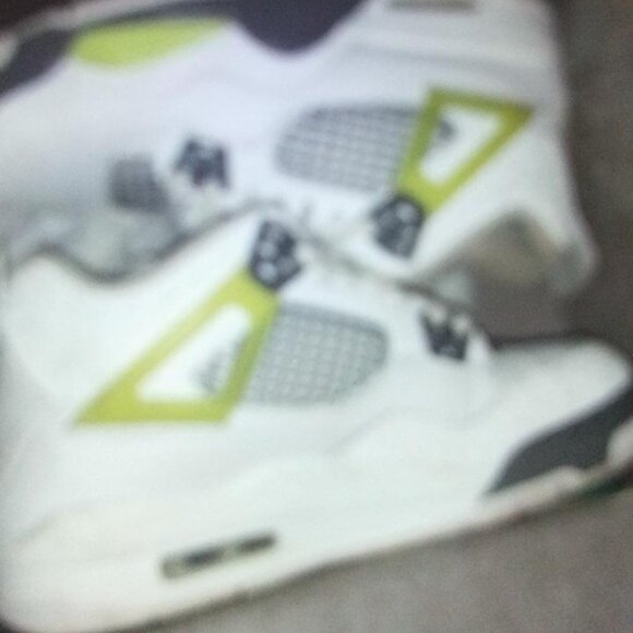 Jordan 4 size 6 - Picture 1 of 2